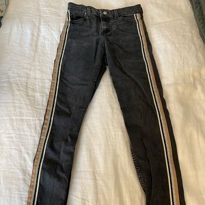 Skinny jeans with stripe down the side